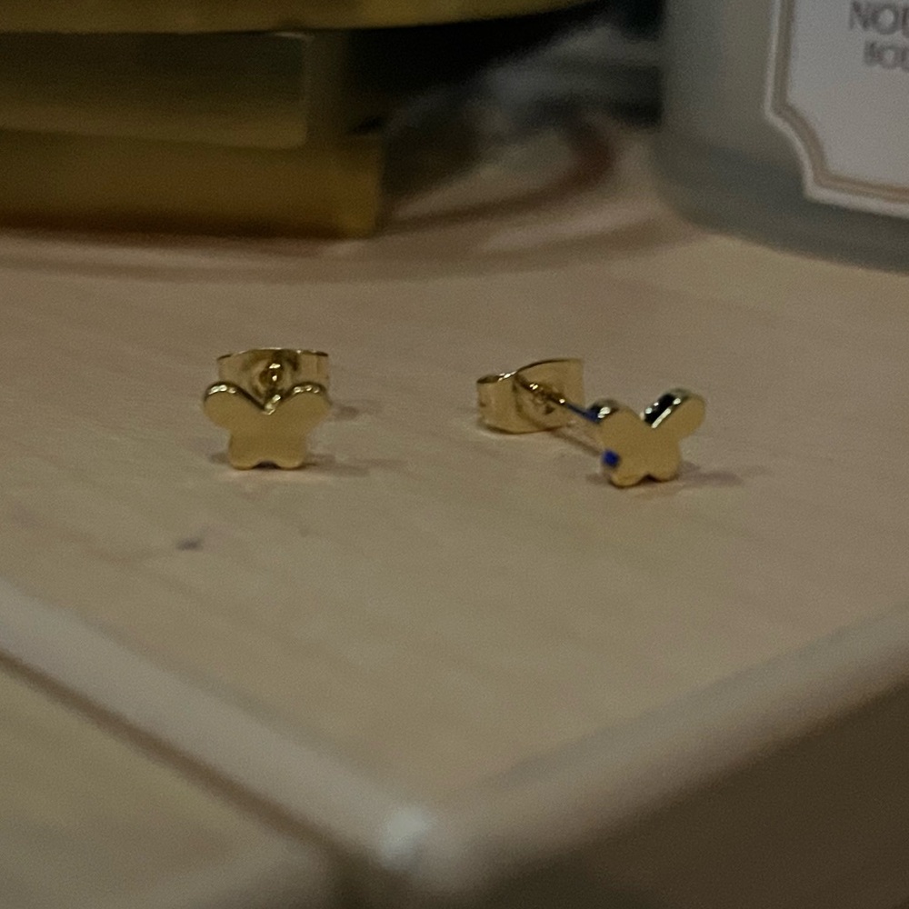 Evry Jewels Gold Floral Stud Earrings